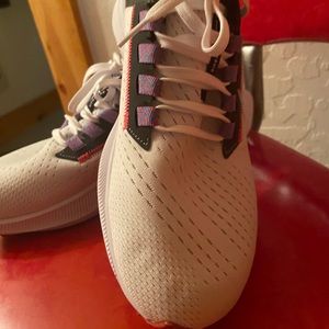 Womens Nike Zoom size 8.5